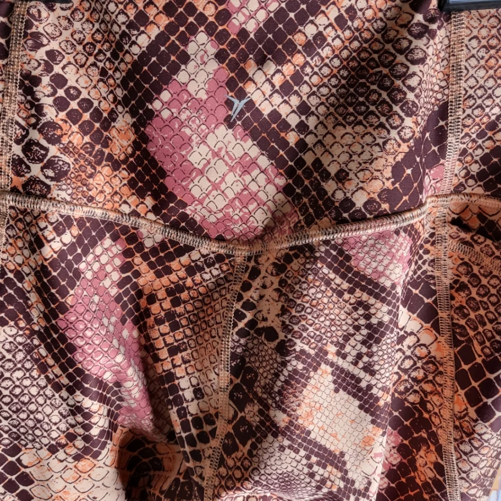Old Navy - Active Wear Leggings - Snake Skin Print - Picture 5 of 6